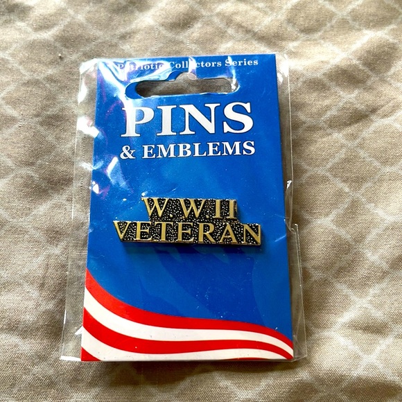 WWII VETERAN pin - Picture 1 of 3